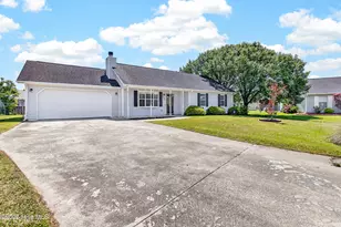 407 Alec Ct, Hubert, NC 28539 - Photo 4