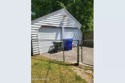 305 Glenwood Drive, Greenville, NC 27834 - Photo 4