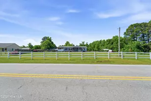 545 Koonce Fork Rd, Richlands, NC 28574 - Photo 2