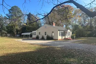 412 Lanoca Ave, Laurinburg, NC 28352 - Photo 1