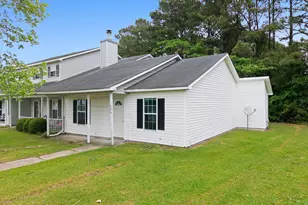 774 Pinewood Dr, Jacksonville, NC 28546 - Photo 2