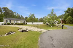 100 Foxrun Dr, Hampstead, NC 28443 - Photo 4