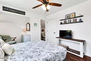 319 NE 42nd St, Oak Island, NC 28465 - Photo 38