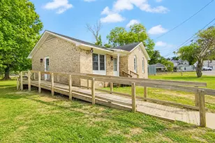3649 S Walnut St, Farmville, NC 27828 - Photo 2