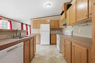 135 Hotel Branch Ln, Richlands, NC 28574 - Photo 6