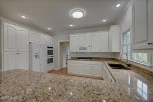 606 Taberna Cir, New Bern, NC 28562 - Photo 16