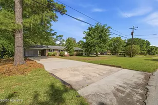 3316 Chalmers Dr, Wilmington, NC 28409 - Photo 4