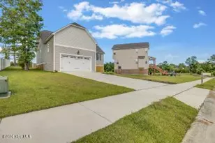 305 Broadleaf Dr, Jacksonville, NC 28546 - Photo 2