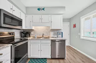 115 Carolina Beach Ave S, Carolina Beach, NC 28428 - Photo 6