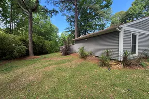 615 Shadowridge Rd, Jacksonville, NC 28546 - Photo 2