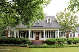 609 Robeson Ave, Lake Waccamaw, NC 28450 - Photo 2