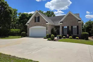 415 Honeysuckle Ct, Greenville, NC 27834 - Photo 1