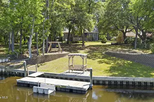 215 Star Hill Dr, Cape Carteret, NC 28584 - Photo 68