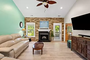 215 Star Hill Dr, Cape Carteret, NC 28584 - Photo 10