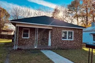 113 Cedar St, Rocky Mount, NC 27803 - Photo 1