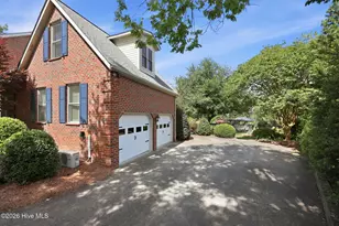 2406 Harbor Island Rd, New Bern, NC 28562 - Photo 8