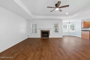 302 Crystal Falls Ct, Jacksonville, NC 28546 - Photo 4