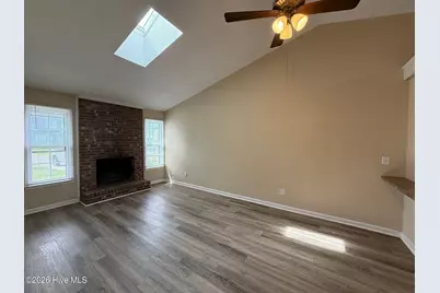 315 W Frances Street, Jacksonville, NC 28546 - Photo 2