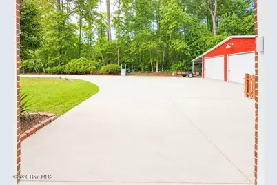 305 Lakeview Avenue, Lake Waccamaw, NC 28450 - Photo 44