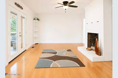 305 Lakeview Avenue, Lake Waccamaw, NC 28450 - Photo 18