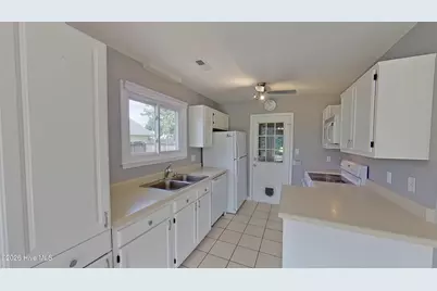 95 Eastgate Drive, Jacksonville, NC 28540 - Photo 6