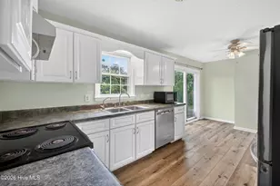 604 Augusta Ave, Carolina Beach, NC 28428 - Photo 14