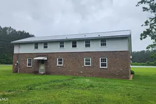 581 Hallsboro Rd, Clarkton, NC 28433 - Photo 16