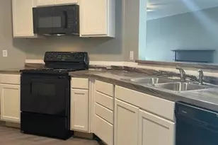 3031 Foxhorn Rd, Jacksonville, NC 28546 - Photo 8