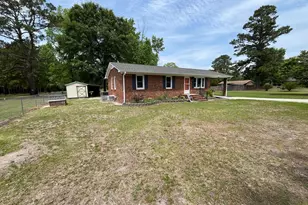 2133 Catherine Lake Rd, Richlands, NC 28574 - Photo 2