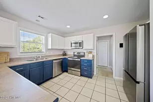 813 Driftwood Dr, Hampstead, NC 28443 - Photo 8