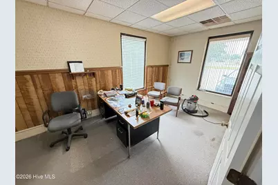 906 N Breazeale Avenue, Mount Olive, NC 28365 - Photo 6