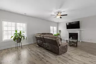 204 W Broughton Ln, Rocky Point, NC 28457 - Photo 14