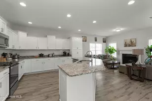 204 W Broughton Ln, Rocky Point, NC 28457 - Photo 22