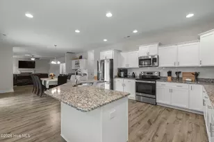 204 W Broughton Ln, Rocky Point, NC 28457 - Photo 24