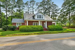 207 W 3rd St, Princeton, NC 27569 - Photo 4