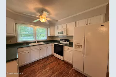 111 Old Post Court, Jacksonville, NC 28546 - Photo 6