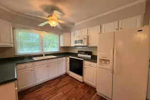 111 Old Post Ct, Jacksonville, NC 28546 - Photo 6