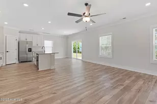 123 S Umbrella Palm Dr, Hampstead, NC 28443 - Photo 6
