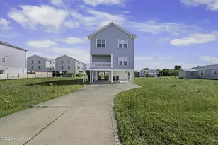 111 Hanby Ave, Carolina Beach, NC 28428 - Photo 2