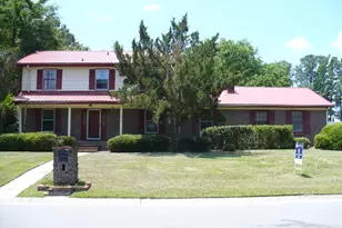 218 Parkwood Dr, Jacksonville, NC 28546 - Photo 2