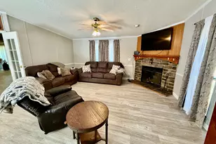 1038 Blackburn Hollow Rd, Purlear, NC 28665 - Photo 6