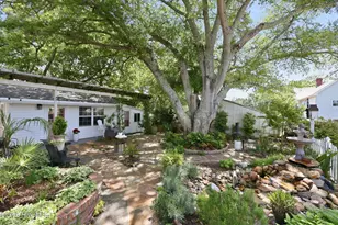 105 S Webb St, Swansboro, NC 28584 - Photo 12