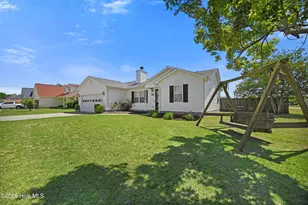 200 Essex Ct, Richlands, NC 28574 - Photo 4