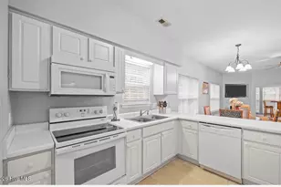2207 Locksley Woods Dr, Greenville, NC 27858 - Photo 10