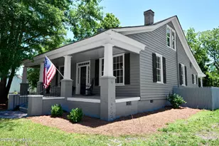 319 W Grubb St, Hertford, NC 27944 - Photo 1