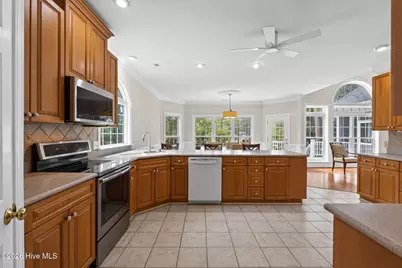 3682 W Medinah Avenue, Southport, NC 28461 - Photo 10