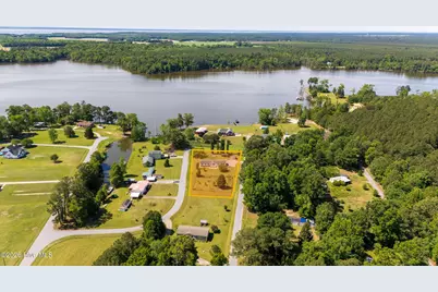 190 Riverview Drive, Hertford, NC 27944 - Photo 2