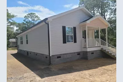 113 Pecan Avenue, Lake Waccamaw, NC 28450 - Photo 2
