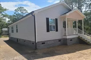 113 Pecan Ave, Lake Waccamaw, NC 28450 - Photo 2