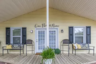 139 NE 39th St, Oak Island, NC 28465 - Photo 4